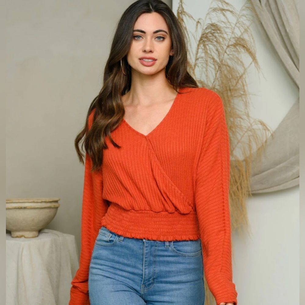 Women’s‎ long sleeve rib knit smock waist v-neck top in rust